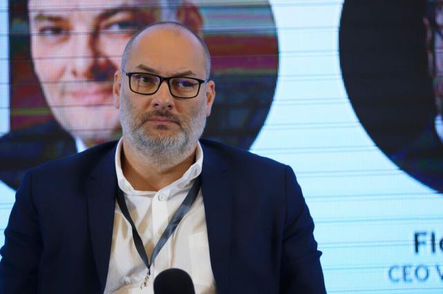 login_city_2022_Dragos-Arnautu_-Fan_Delivery